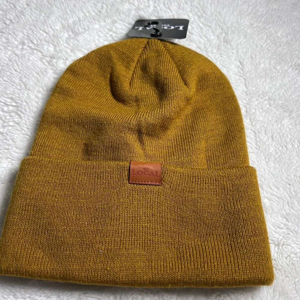 Local Crowns Kentucky Beanie Hat Mustard Gold Cuffed Knit‎ Retro Patch Cap NEW